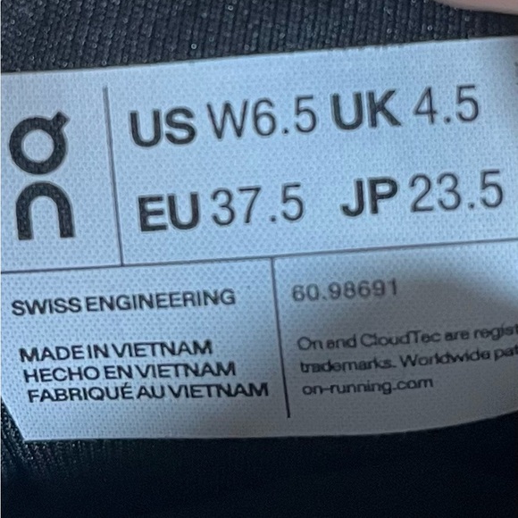 On Cloud X 3 Sneakers REFLECTIVE Womens Sz 6.5 Running Shoes Sneakers Rose Sand - Picture 11 of 12